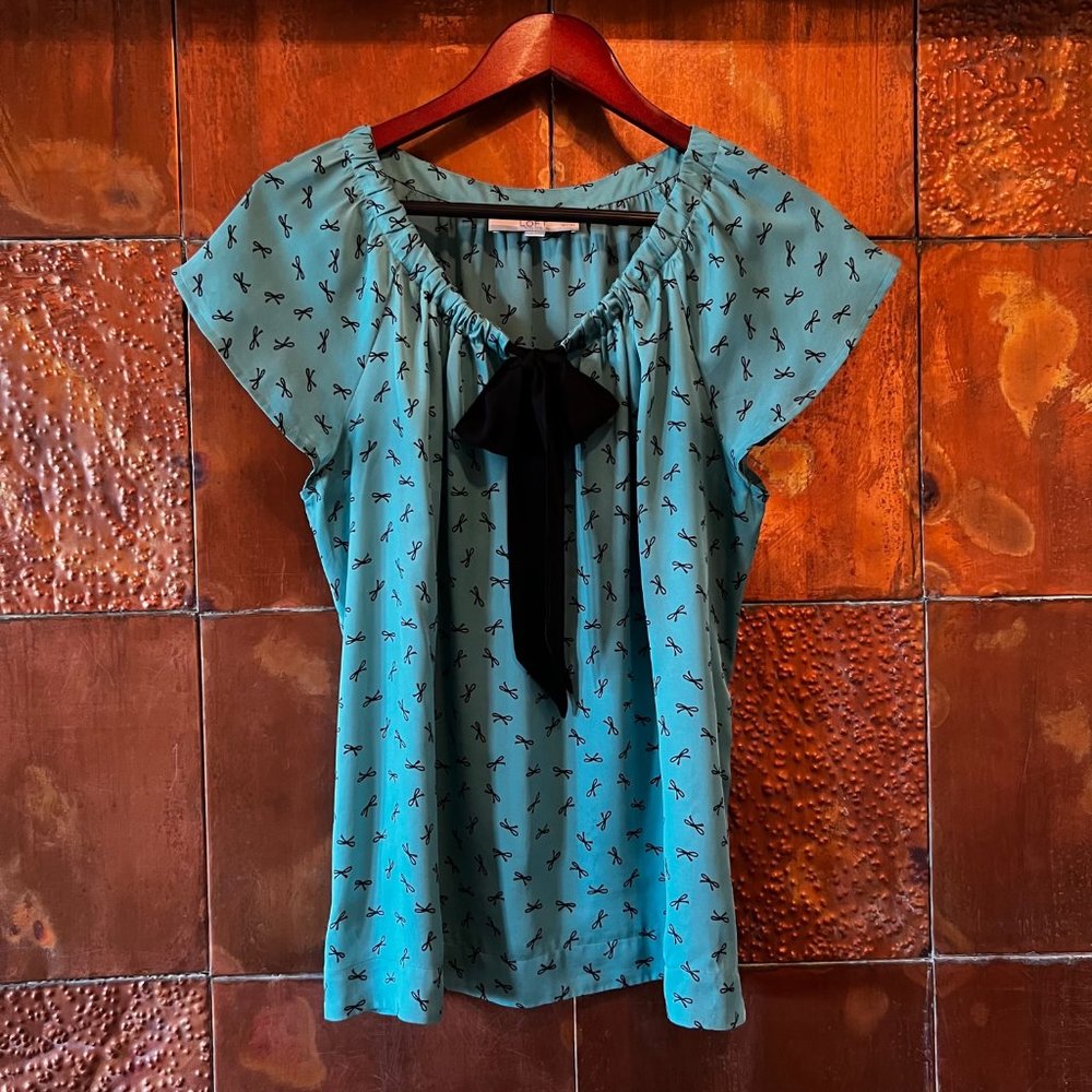 Loft * Sheer bowtie blouse * Mint green & black * LP